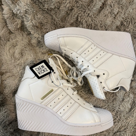 Women’s Adidas Superstar Ellure 'White Gold Metallic - Picture 1 of 4